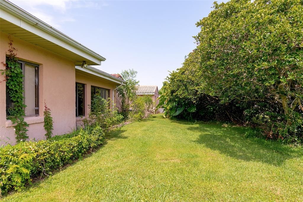 Active With Contract: $230,000 (3 beds, 2 baths, 1642 Square Feet)