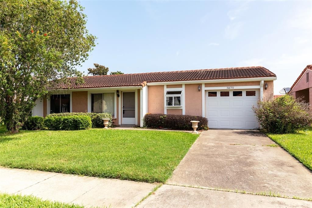 Active With Contract: $230,000 (3 beds, 2 baths, 1642 Square Feet)