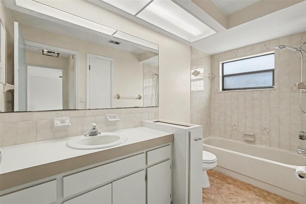 En Venta: $300,000 (3 camas, 2 baños, 1423 Pies cuadrados)