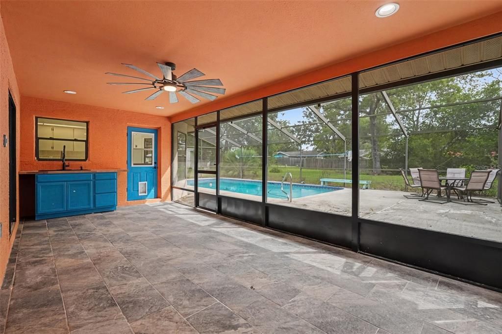 En Venta: $300,000 (3 camas, 2 baños, 1423 Pies cuadrados)