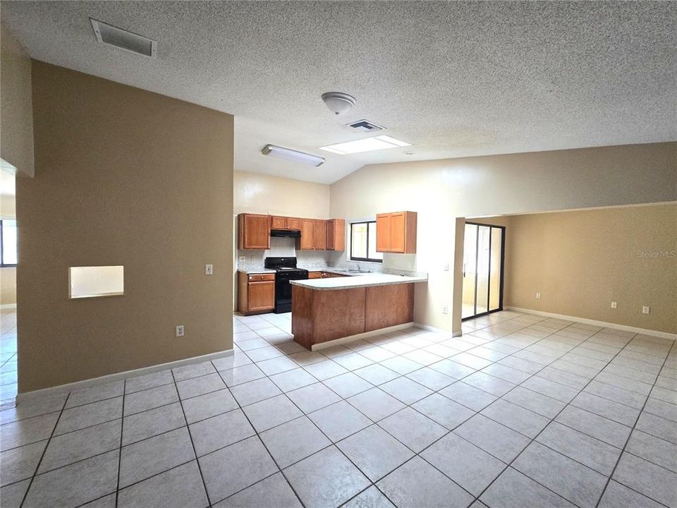 En Venta: $455,000 (3 camas, 2 baños, 1845 Pies cuadrados)