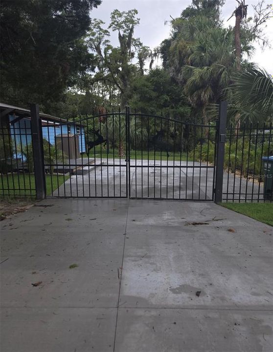 En Venta: $299,000 (5 camas, 2 baños, 1320 Pies cuadrados)