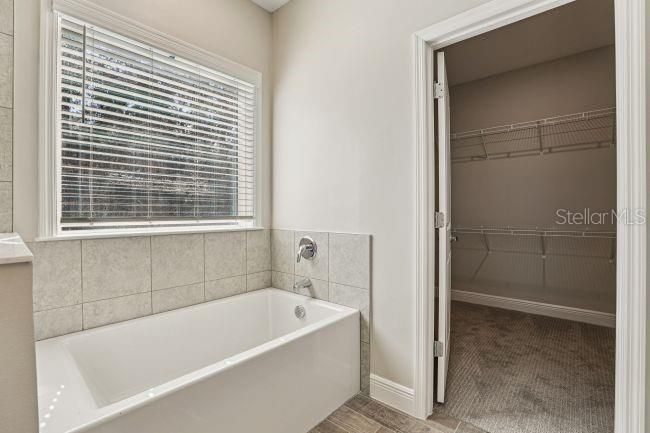На продажу: $499,900 (4 спален, 3 ванн, 2471 Квадратных фут)