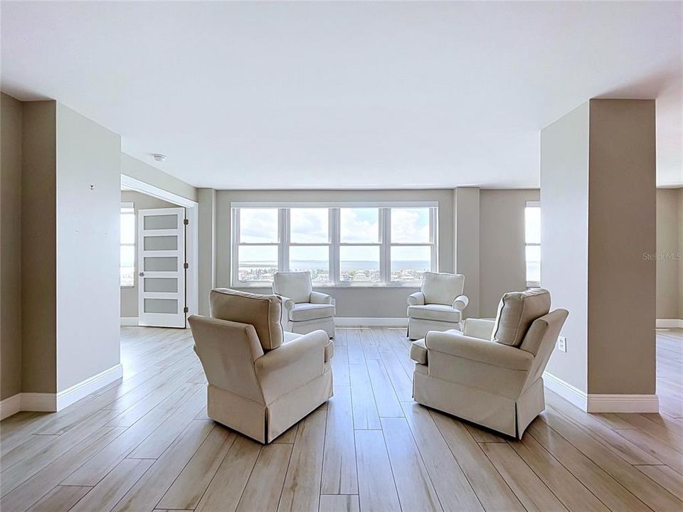 На продажу: $549,900 (3 спален, 2 ванн, 2220 Квадратных фут)