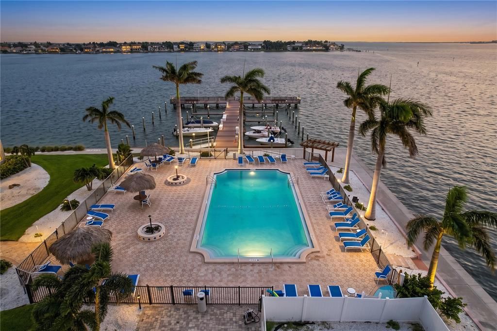 На продажу: $549,900 (3 спален, 2 ванн, 2220 Квадратных фут)