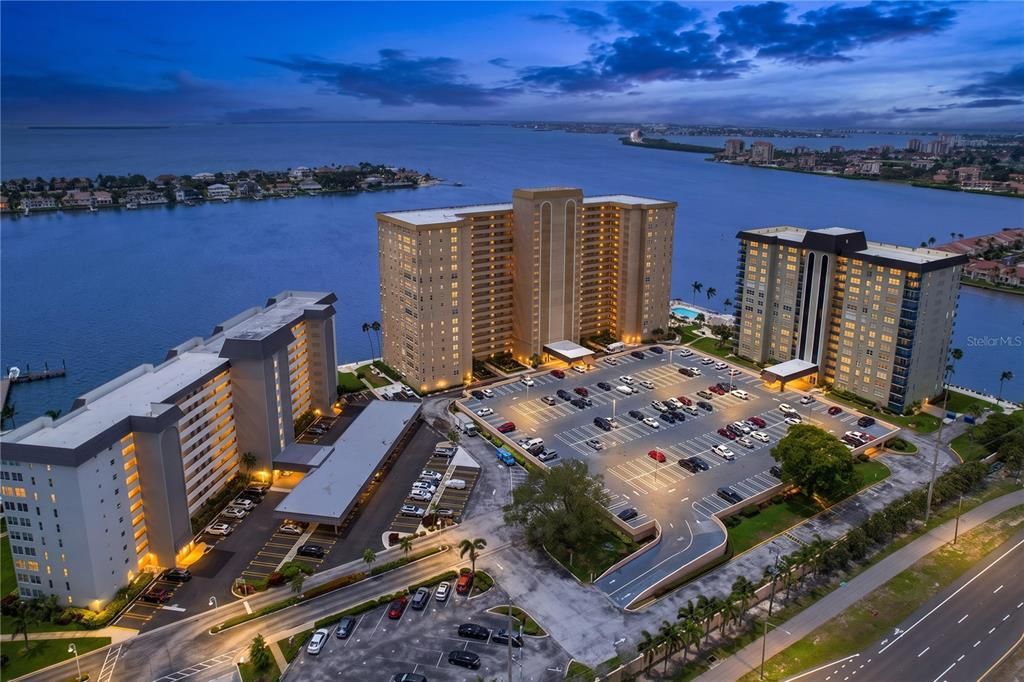 На продажу: $549,900 (3 спален, 2 ванн, 2220 Квадратных фут)