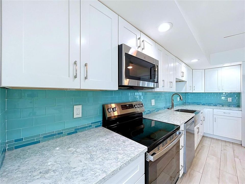 На продажу: $549,900 (3 спален, 2 ванн, 2220 Квадратных фут)