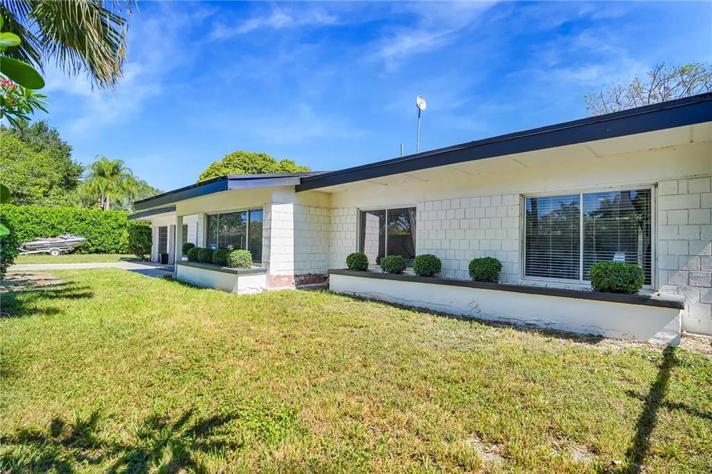 For Sale: $835,000 (4 beds, 2 baths, 2014 Square Feet)
