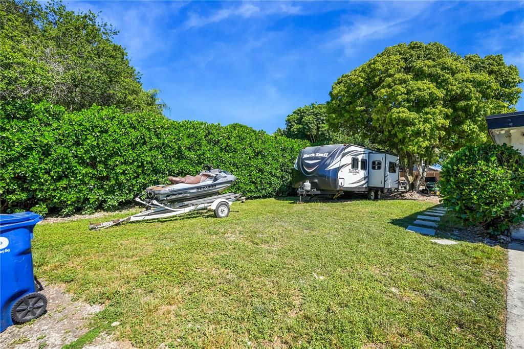 For Sale: $835,000 (4 beds, 2 baths, 2014 Square Feet)