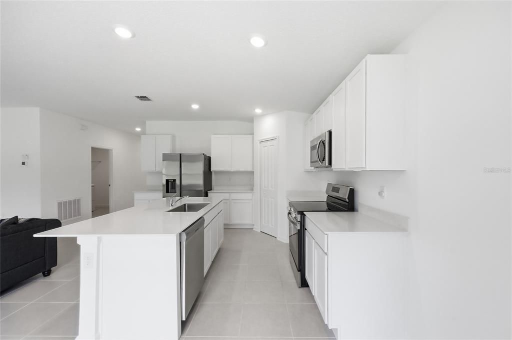 En Venta: $365,000 (4 camas, 2 baños, 1824 Pies cuadrados)