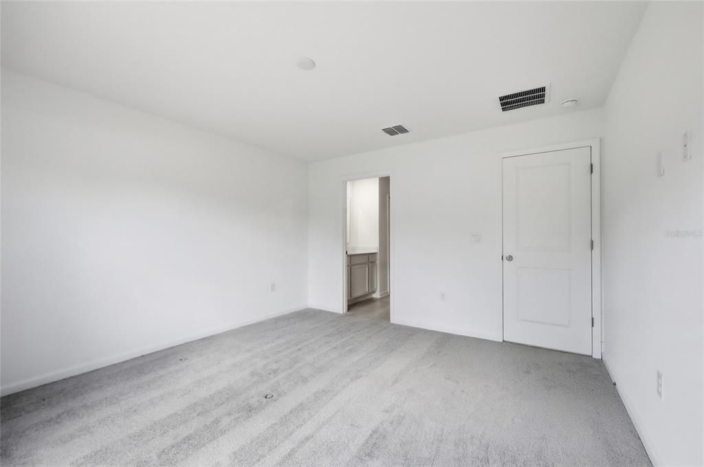 En Venta: $365,000 (4 camas, 2 baños, 1824 Pies cuadrados)