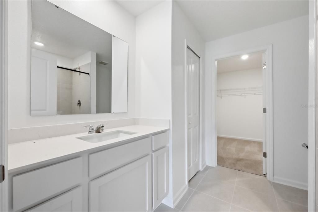 En Venta: $365,000 (4 camas, 2 baños, 1824 Pies cuadrados)