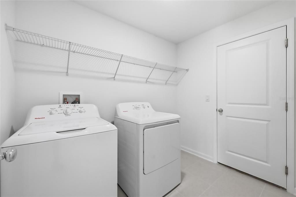 En Venta: $365,000 (4 camas, 2 baños, 1824 Pies cuadrados)