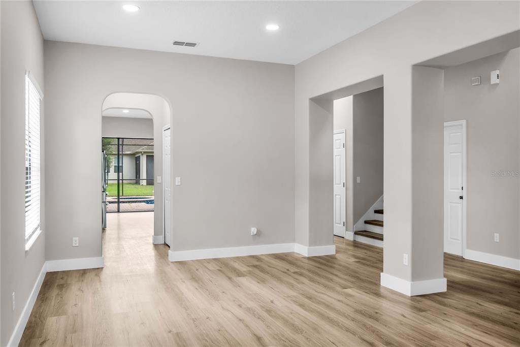 На продажу: $499,900 (6 спален, 4 ванн, 3260 Квадратных фут)