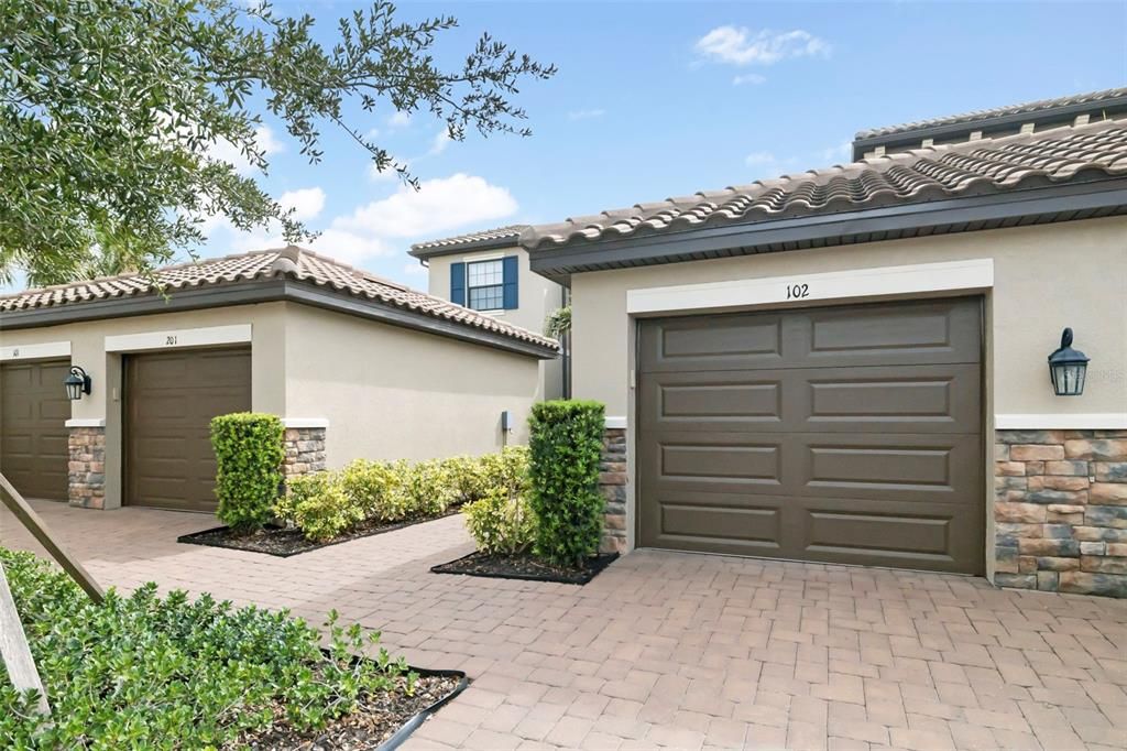 For Sale: $475,000 (2 beds, 2 baths, 1528 Square Feet)