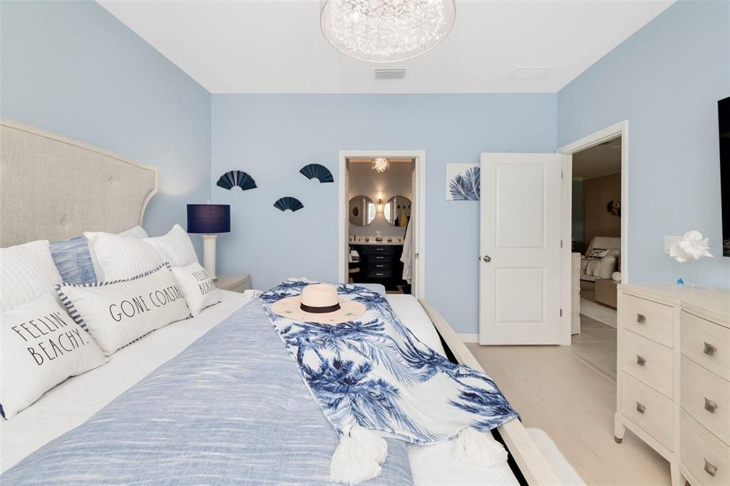 For Sale: $475,000 (2 beds, 2 baths, 1528 Square Feet)