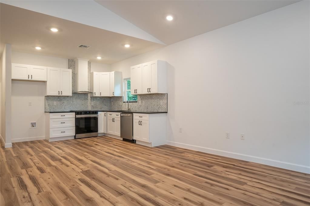 En Venta: $289,900 (3 camas, 2 baños, 1241 Pies cuadrados)