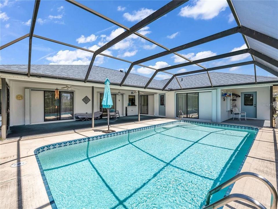 For Sale: $399,000 (3 beds, 2 baths, 2137 Square Feet)