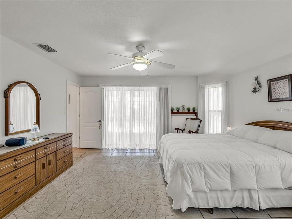 For Sale: $399,000 (3 beds, 2 baths, 2137 Square Feet)