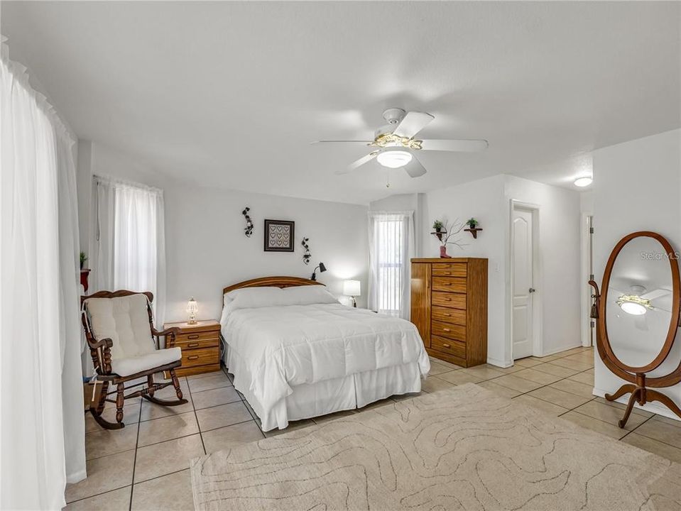 For Sale: $399,000 (3 beds, 2 baths, 2137 Square Feet)