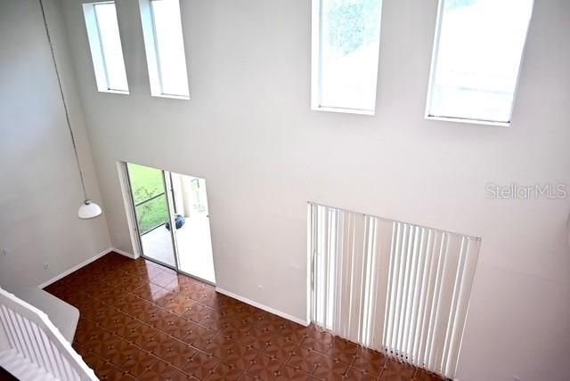 На продажу: $369,900 (5 спален, 3 ванн, 2530 Квадратных фут)