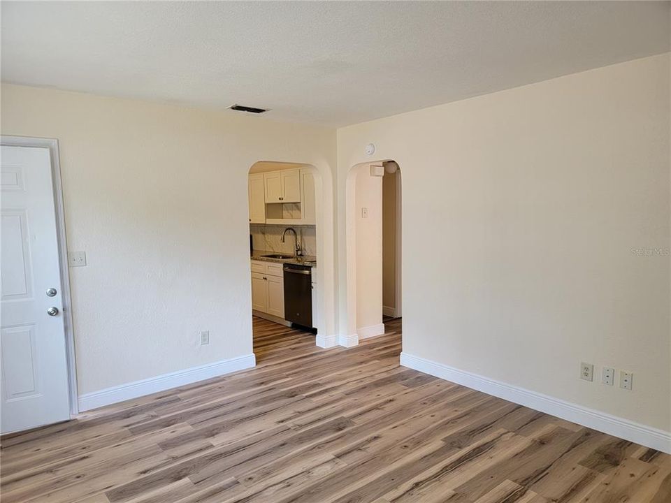 For Sale: $525,000 (6 beds, 0 baths, 2529 Square Feet)