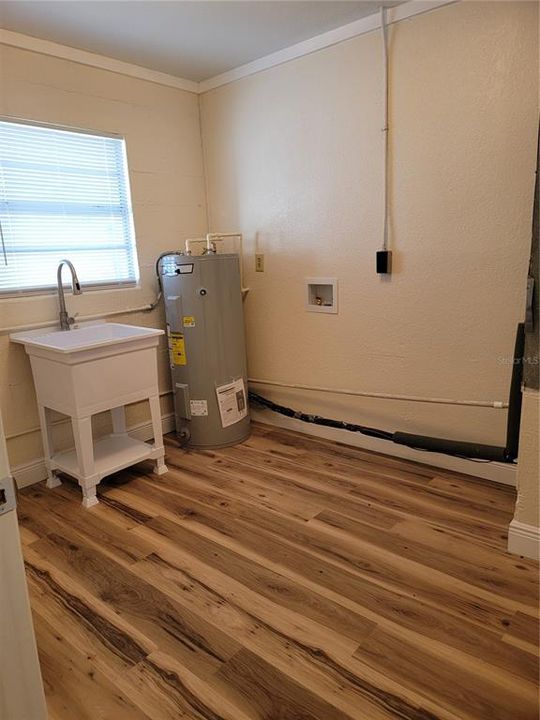 For Sale: $525,000 (6 beds, 0 baths, 2529 Square Feet)