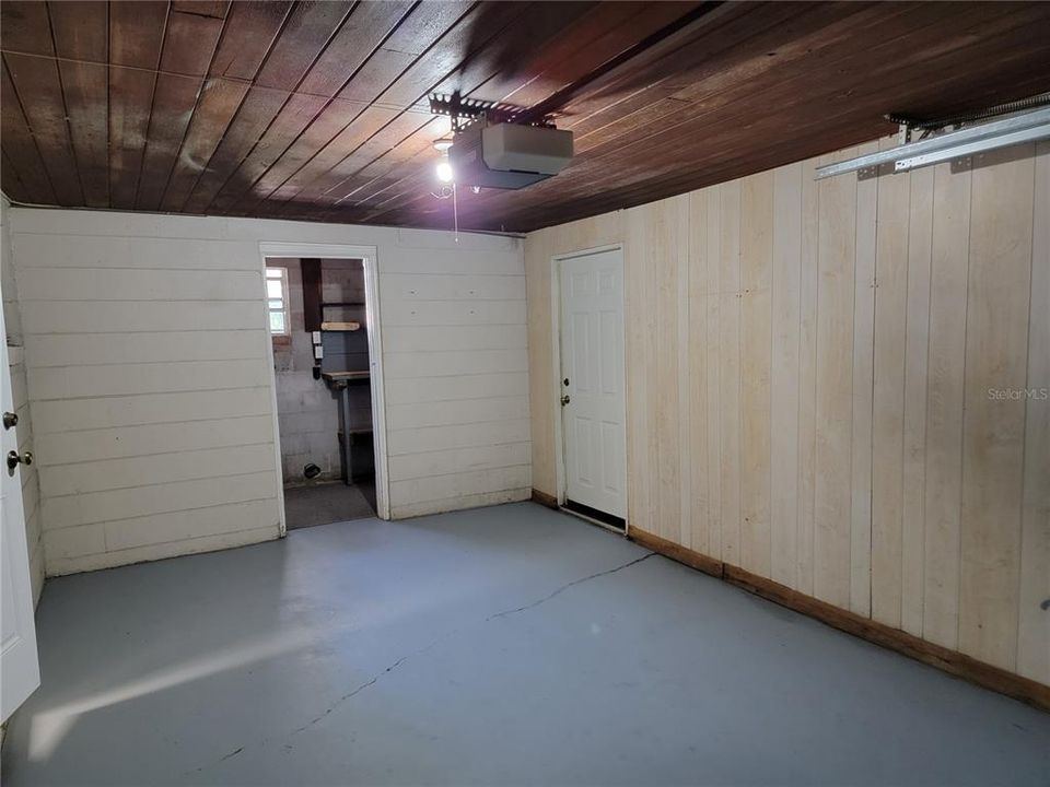 For Sale: $525,000 (6 beds, 0 baths, 2529 Square Feet)