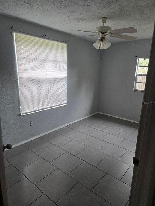 For Rent: $1,900 (2 beds, 1 baths, 805 Square Feet)
