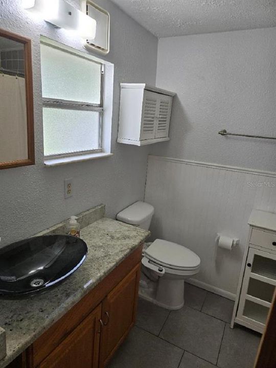 For Rent: $1,900 (2 beds, 1 baths, 805 Square Feet)