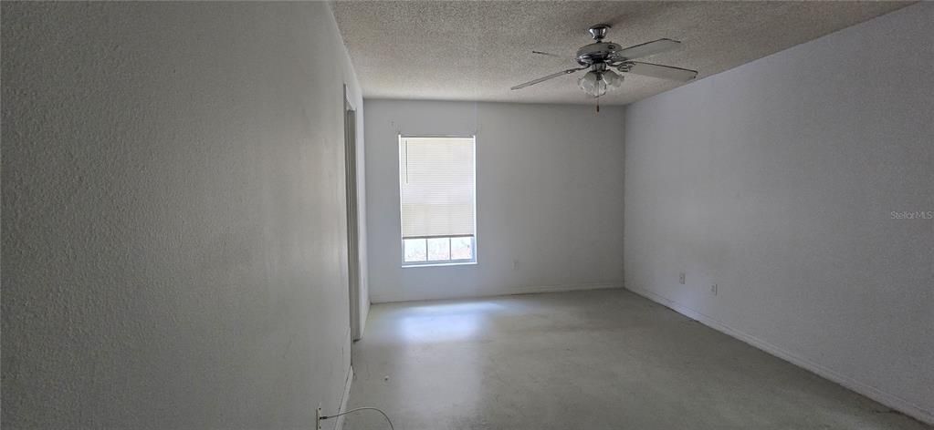 En Venta: $325,000 (3 camas, 2 baños, 1950 Pies cuadrados)