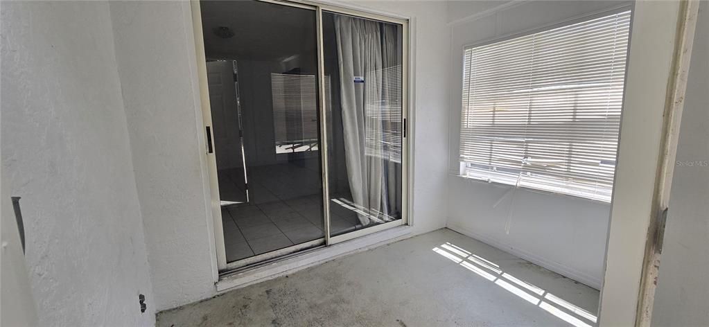 En Venta: $325,000 (3 camas, 2 baños, 1950 Pies cuadrados)