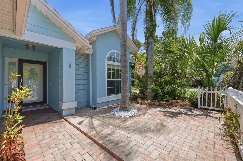 For Sale: $410,000 (2 beds, 2 baths, 1152 Square Feet)