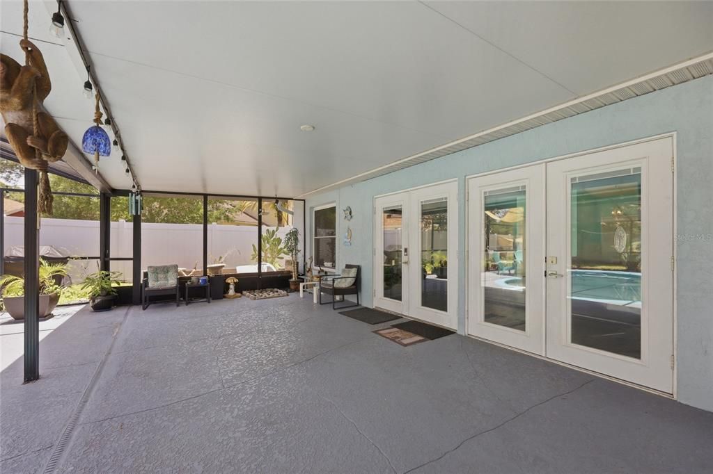 For Sale: $410,000 (2 beds, 2 baths, 1152 Square Feet)