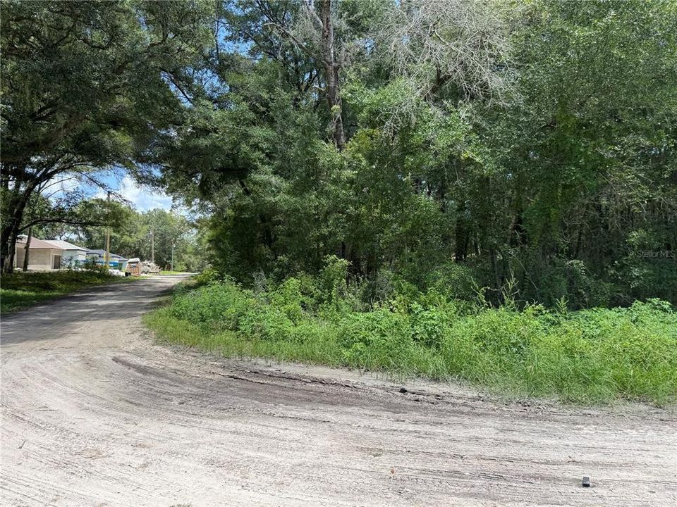 待售: $139,000 (1.42 acres)