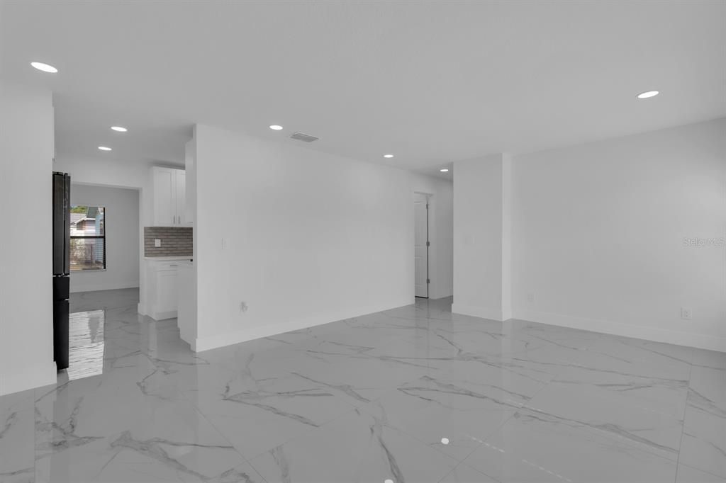 En Venta: $380,000 (2 camas, 2 baños, 1445 Pies cuadrados)