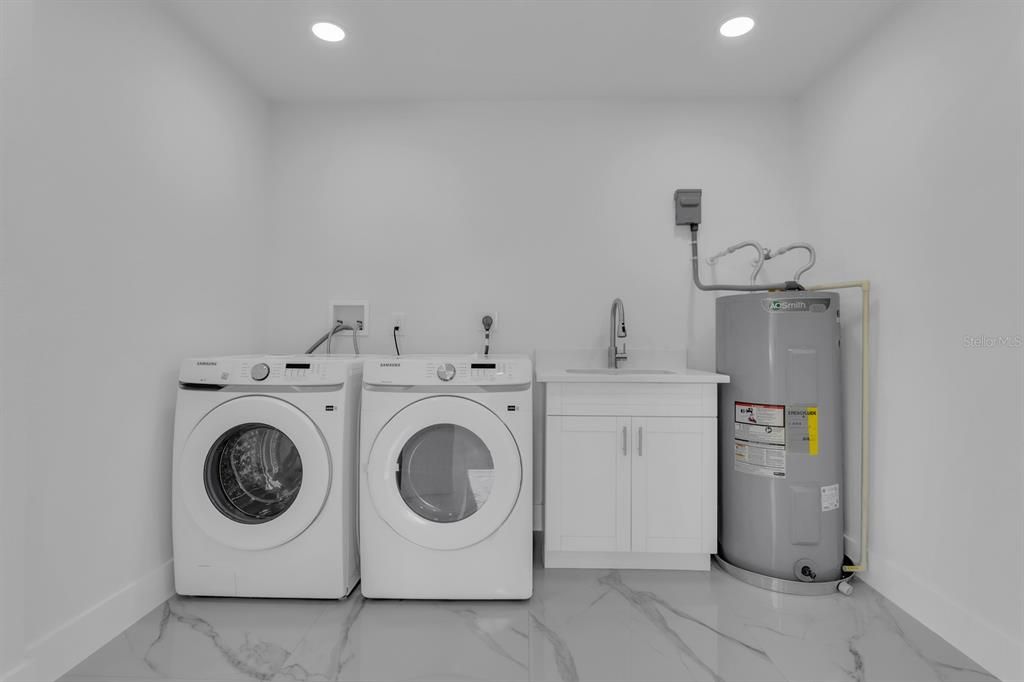 En Venta: $380,000 (2 camas, 2 baños, 1445 Pies cuadrados)