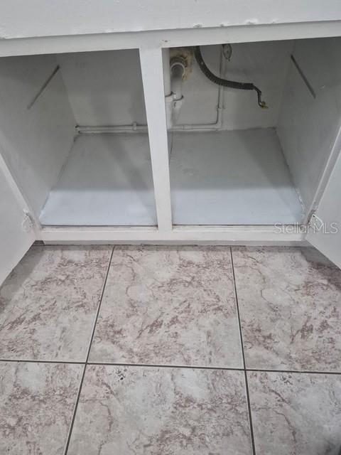 For Rent: $1,250 (2 beds, 1 baths, 960 Square Feet)