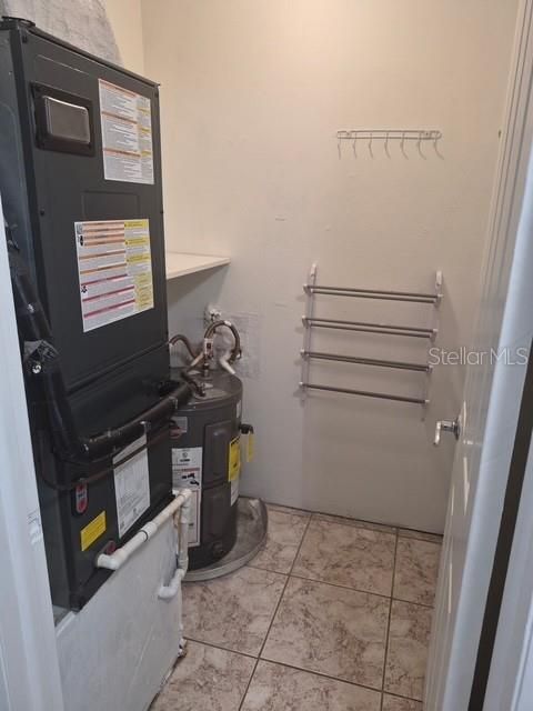 For Rent: $1,250 (2 beds, 1 baths, 960 Square Feet)