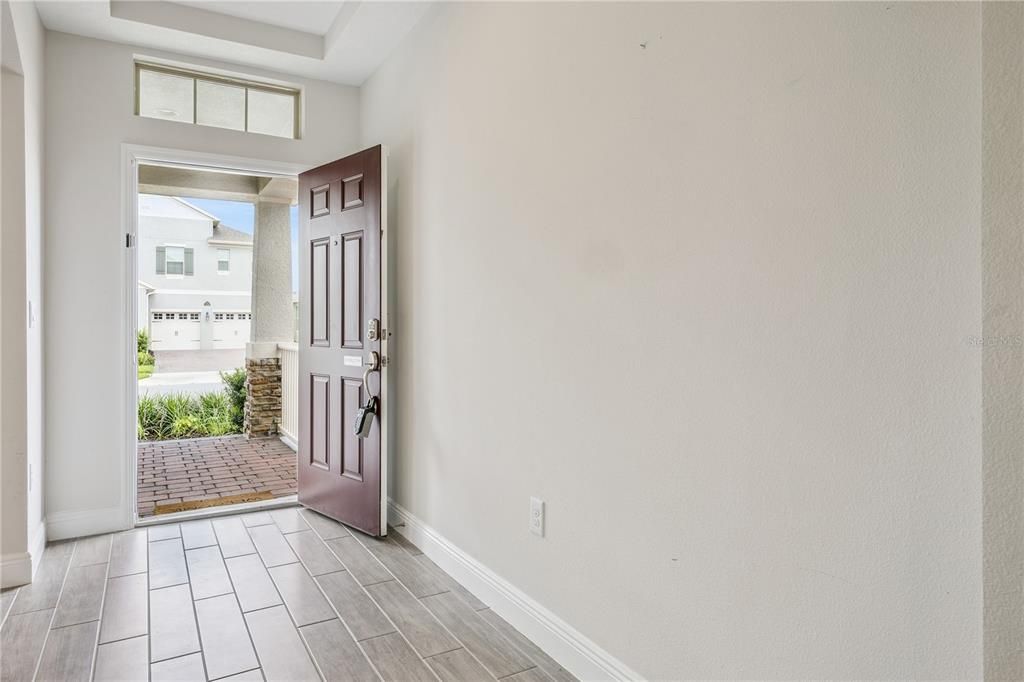 En Venta: $715,000 (4 camas, 3 baños, 2931 Pies cuadrados)