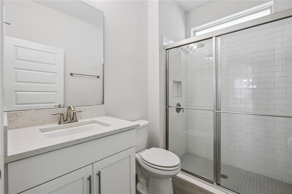En Venta: $715,000 (4 camas, 3 baños, 2931 Pies cuadrados)