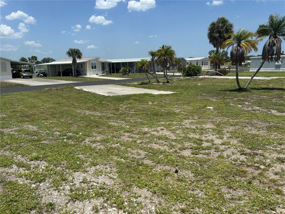 На продажу: $14,500 (0.11 acres)
