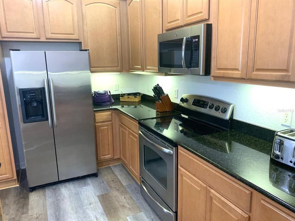 For Rent: $3,500 (2 beds, 2 baths, 2097 Square Feet)