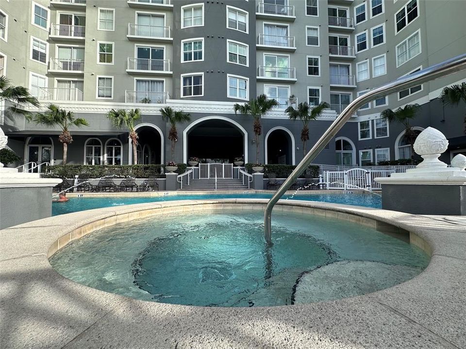 For Rent: $4,000 (2 beds, 2 baths, 1168 Square Feet)