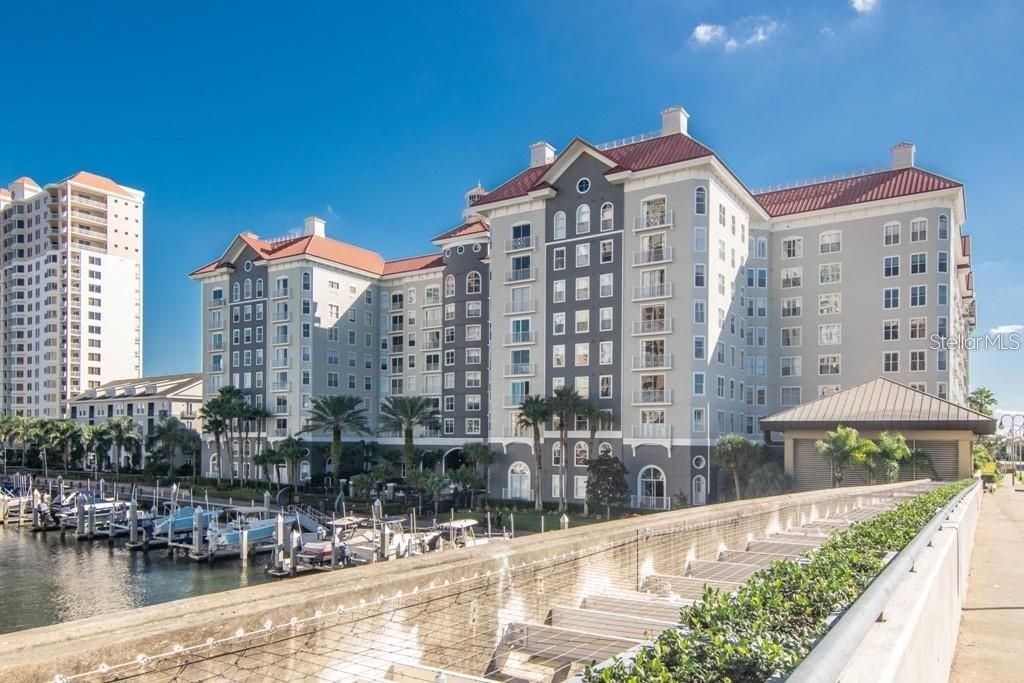 For Rent: $4,000 (2 beds, 2 baths, 1168 Square Feet)
