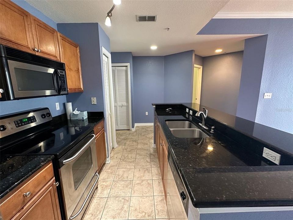 For Rent: $4,000 (2 beds, 2 baths, 1168 Square Feet)