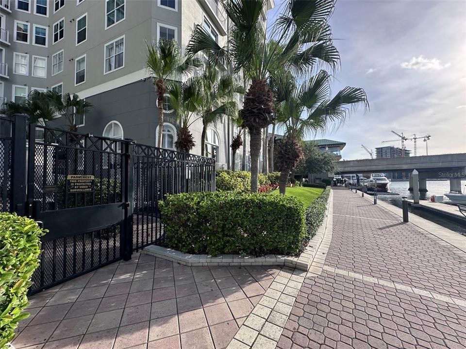 For Rent: $4,000 (2 beds, 2 baths, 1168 Square Feet)