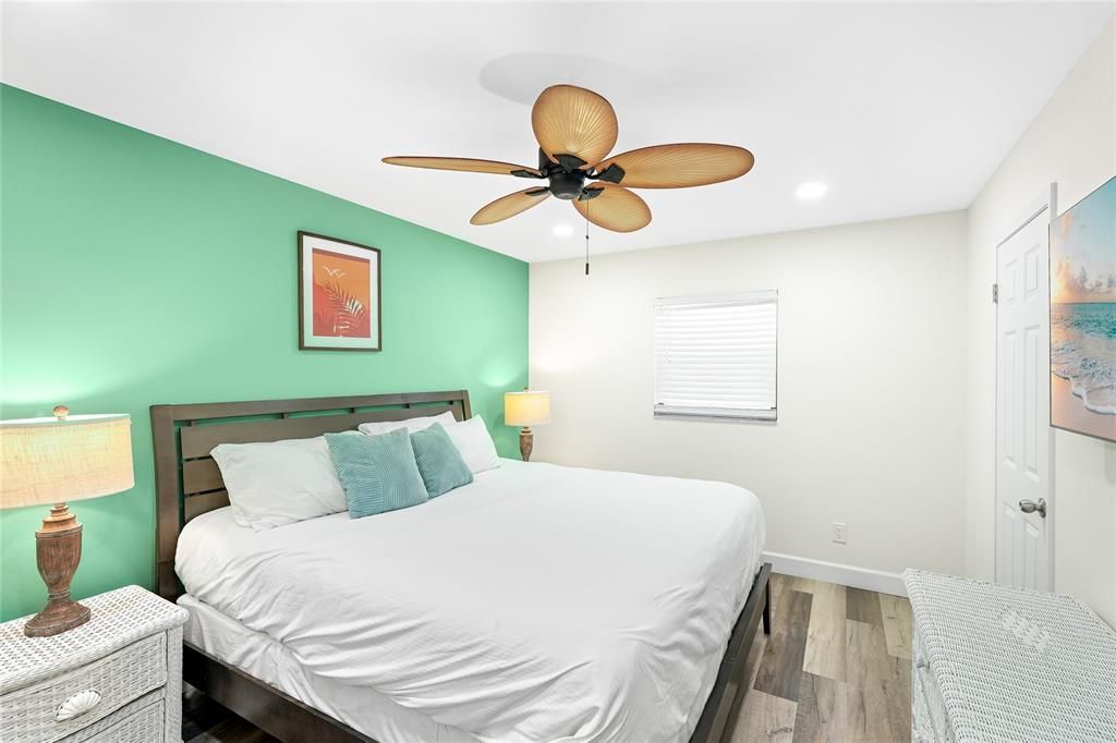 For Sale: $799,000 (5 beds, 4 baths, 2484 Square Feet)