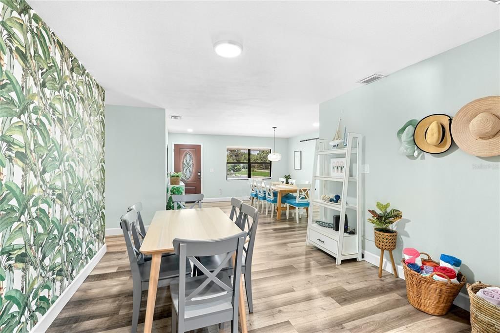 For Sale: $799,000 (5 beds, 4 baths, 2484 Square Feet)