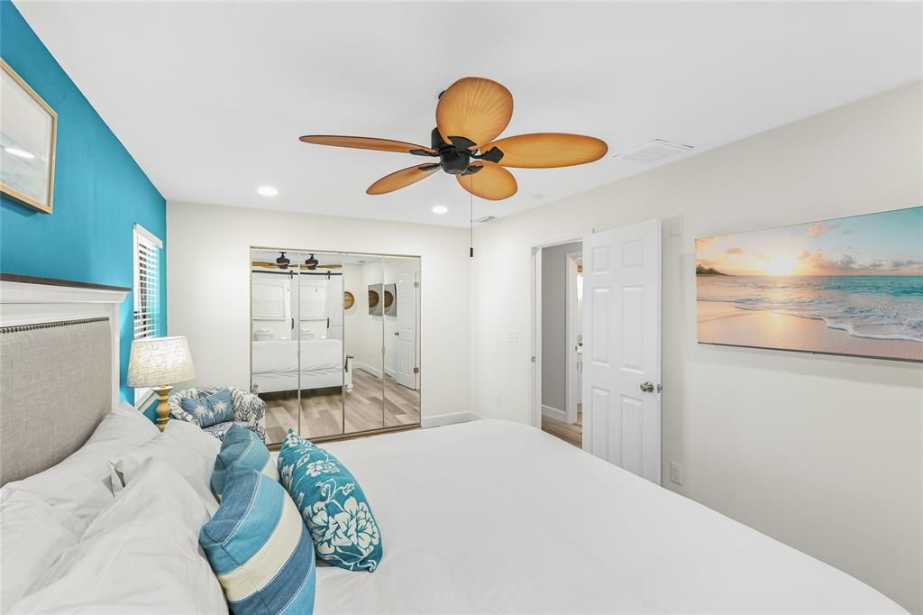 For Sale: $799,000 (5 beds, 4 baths, 2484 Square Feet)